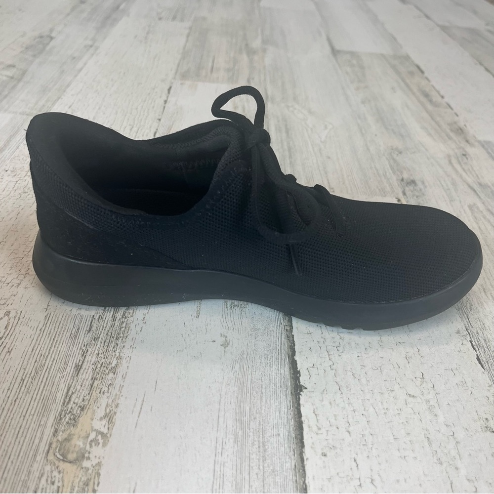 Kizik Madrid Eco Knit SlipOn LaceUp Black Comfort Sneakers - Picture 5 of 10